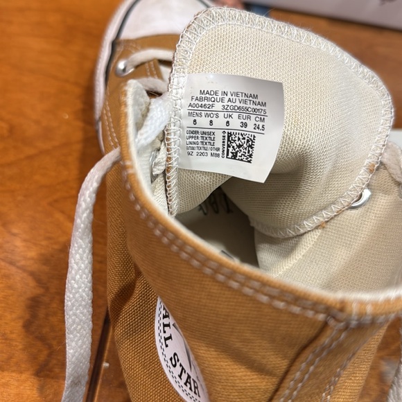 Converse All Stars, Men’s Size 6 women’s 8 Tan - Picture 5 of 5